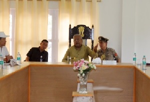 The Governor of Arunachal Pradesh Shri P.B. Acharya interacting with jail inmates in the  District jail in Tezu on 6th August2017.